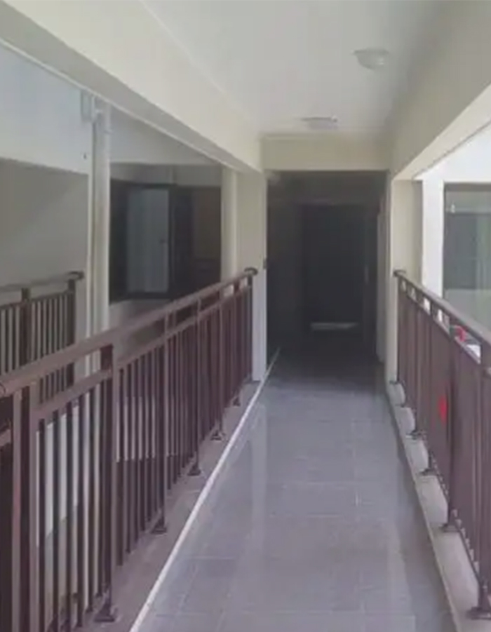 連廊欄桿