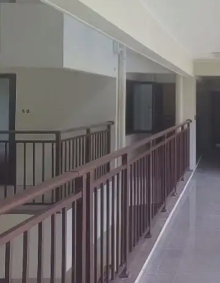 連廊欄桿