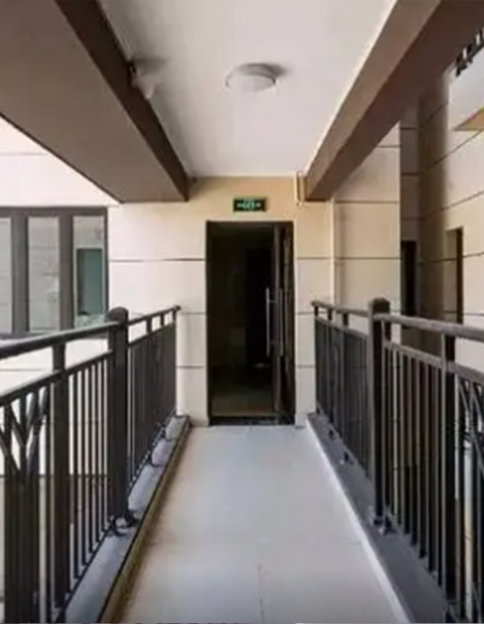 連廊欄桿