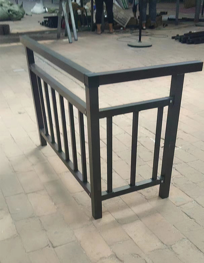 陽(yáng)臺(tái)護(hù)欄