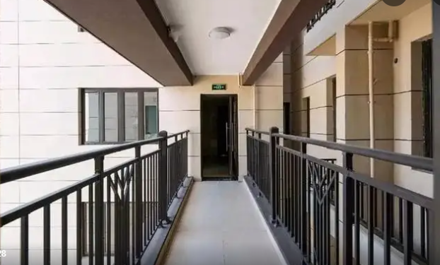連廊欄桿